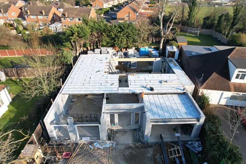 CaberDek helps keep Berkshire self-builder on budget and programme