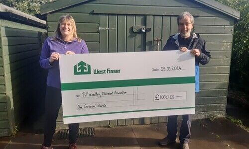 WEST FRASER HELPS TO TEND AND NURTURE TILLICOULTRY COMMUNITY ALLOTMENT WITH £1,000 DONATION